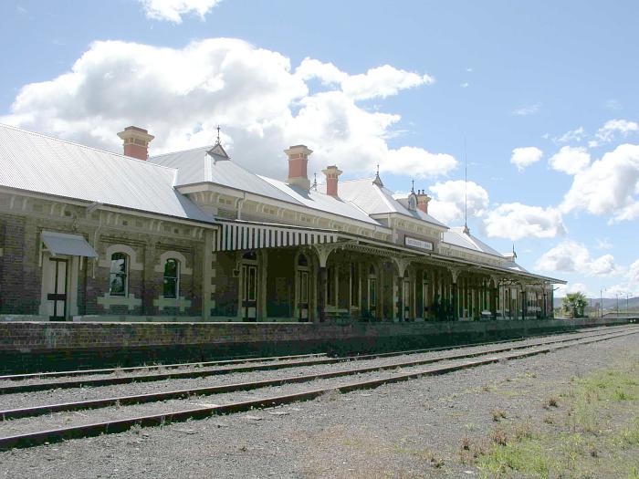 
The rail-side view of the station, looking in the direction of Sydney.
