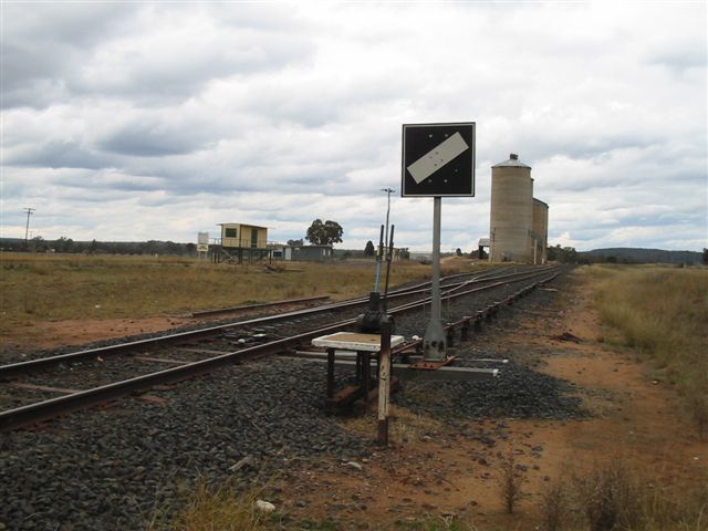 
Only the grain silos and loop remain of the crossing station at Muronbong.
