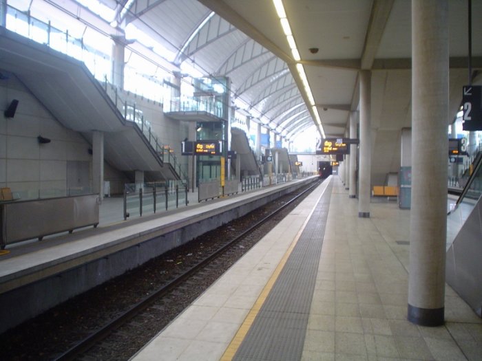 The view looking along platforms 1 and 2 on the Outer Road.