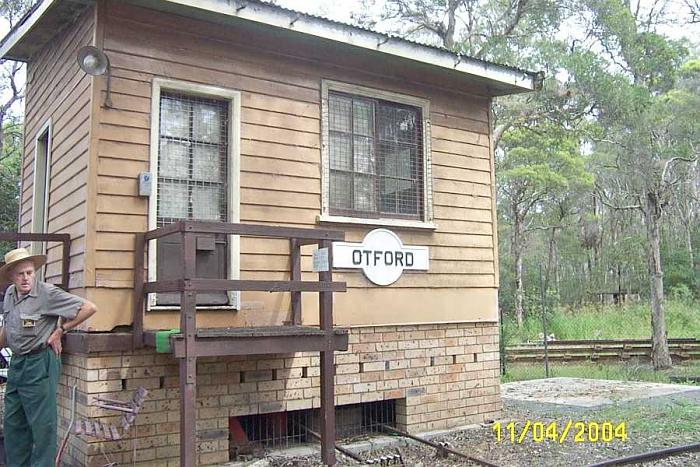 
The signal box from Otford has been re-assembled at Albion Park as part
of the Illawarra Light Railway Museum.
