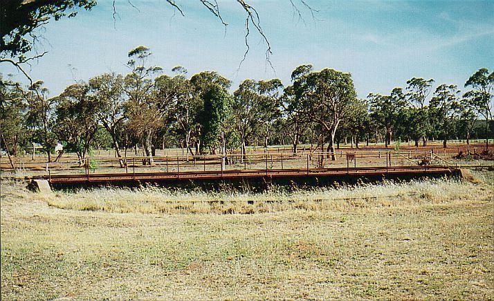 The turn table at the western end of the yard.
