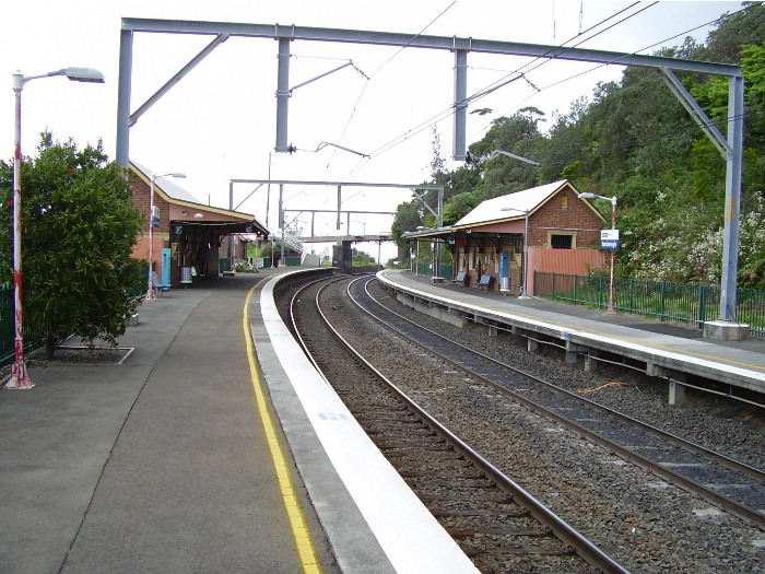 The view along the down platform at Scarborough looking towards Wollongong.