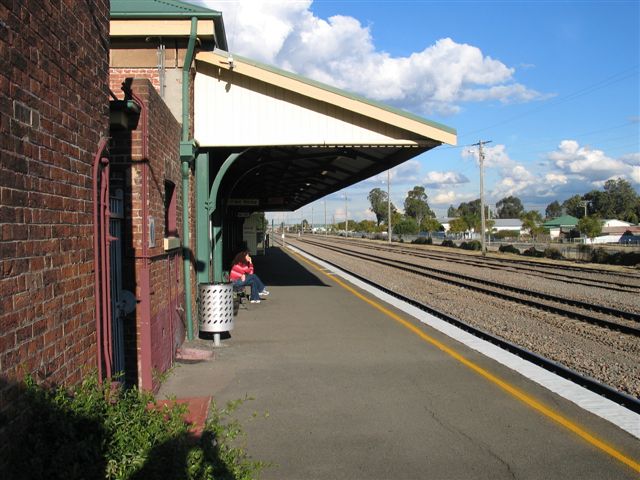 
The view looking along the platform towards Maitland.
