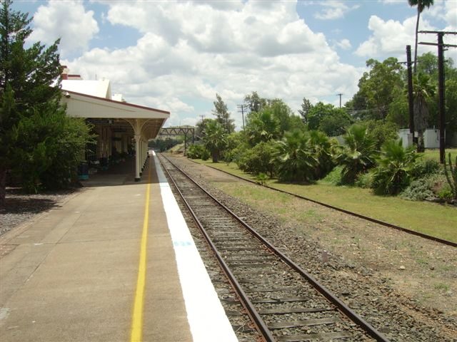 The view from the Armidale end of the platform, showing the Platform Road now as the main line and the former main line removed.