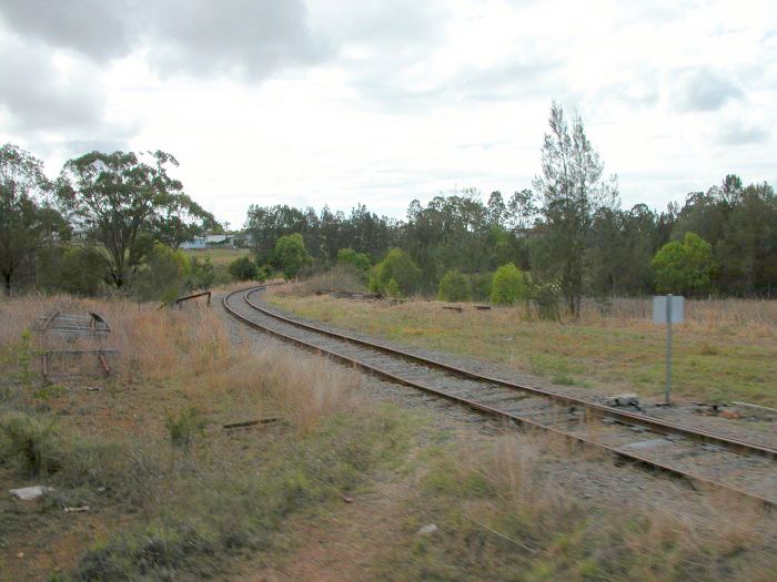 
Just north of Taree station is a short branch line to the
Dairy Farmers milk and Allowrie butter factories
