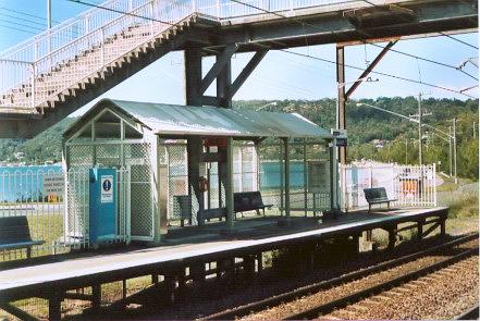 
The southbound platform, with room for only one car. Brisbane Water can be
seen in background.
