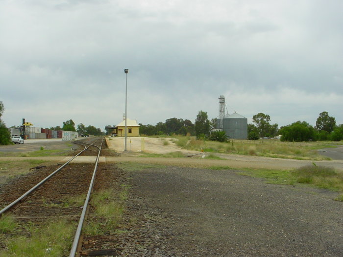 
The southern approach to the station.  The area to the left is used for
container trans-shipment.
