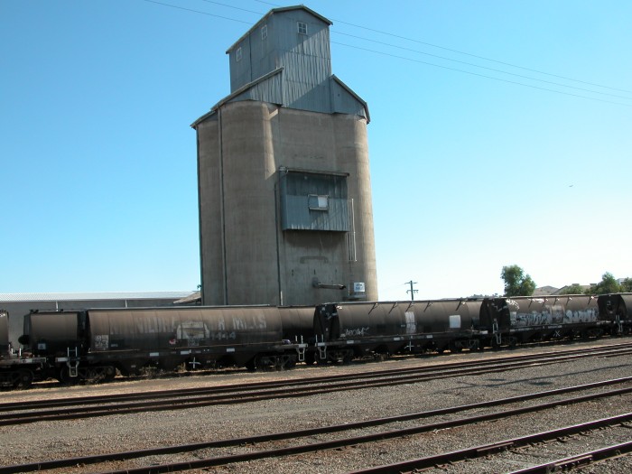 
The disused silo which now only sees obsolete grain wagons.
