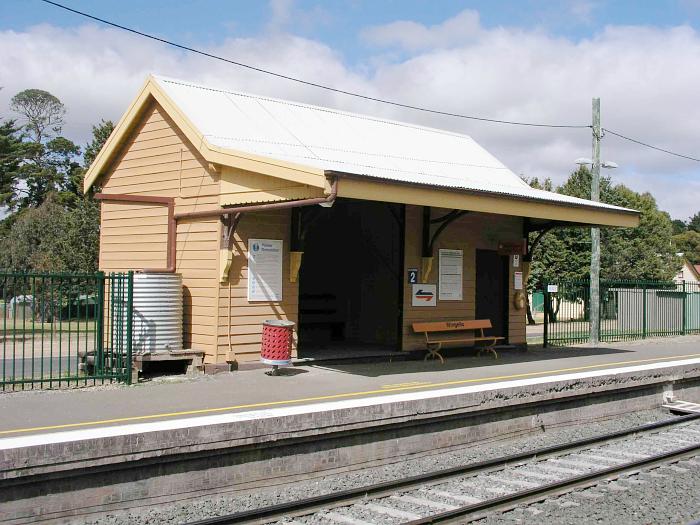 
The shelter on the down platform.
