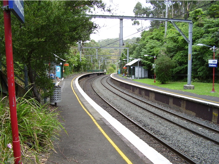 The view of Wombarra station from the down platform looking towards Wollongong.