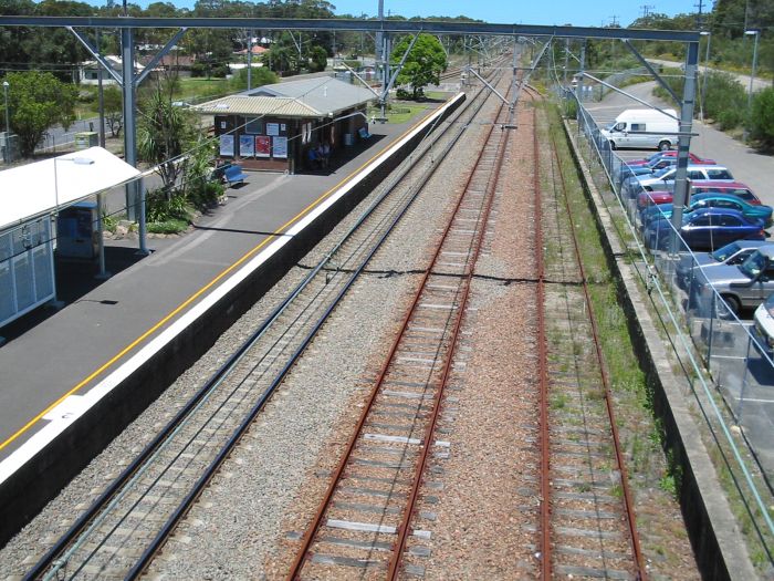 
Down side of Wyee Station looking towards Sydney.
